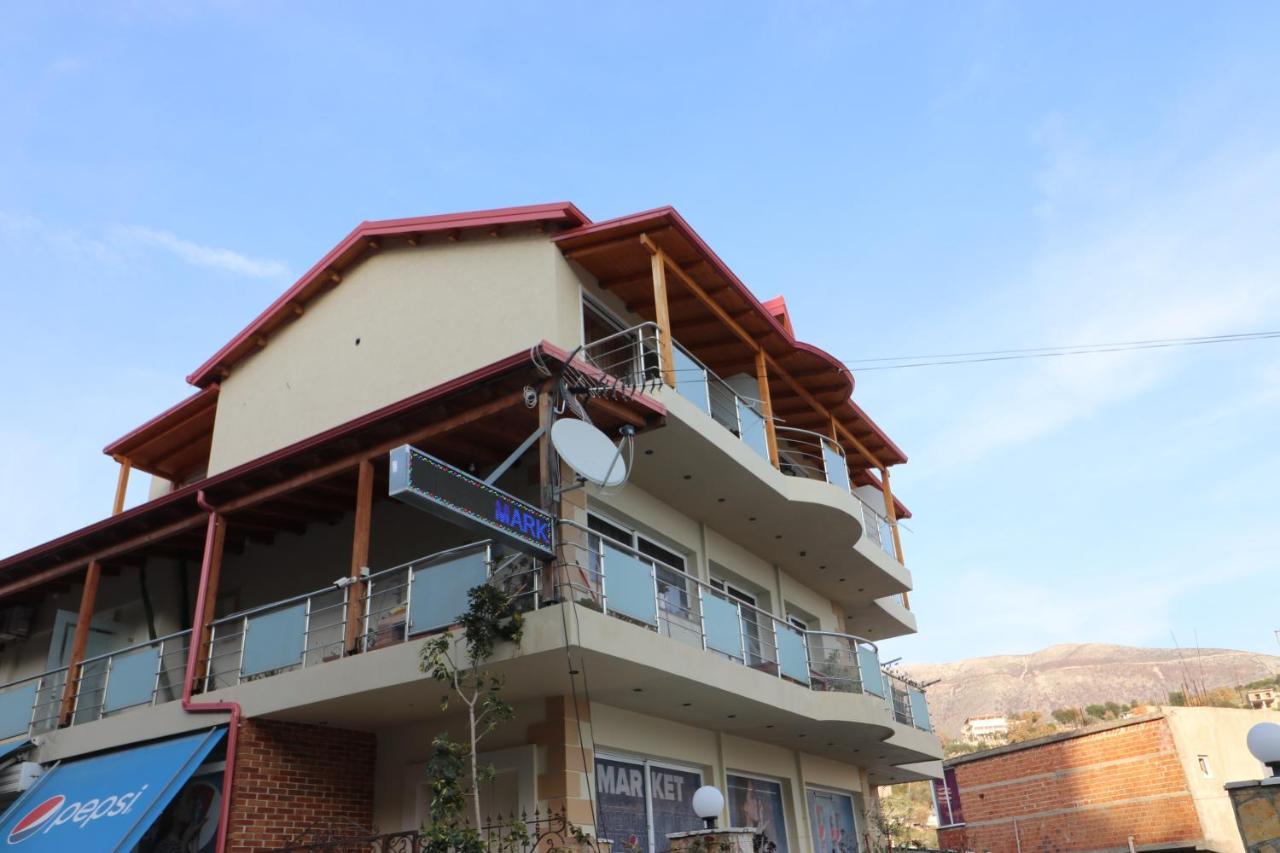 Fegi Rooms Himare Bagian luar foto