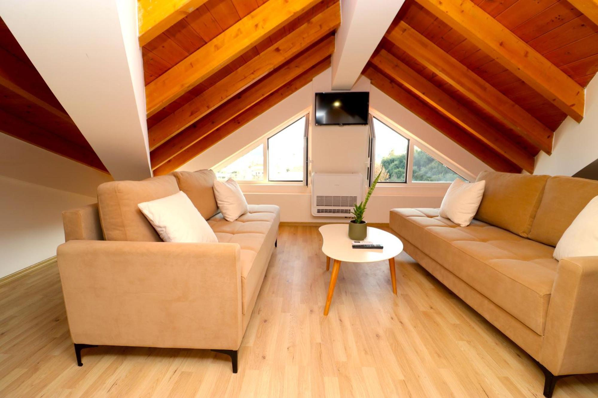 Fegi Rooms Himare Bagian luar foto
