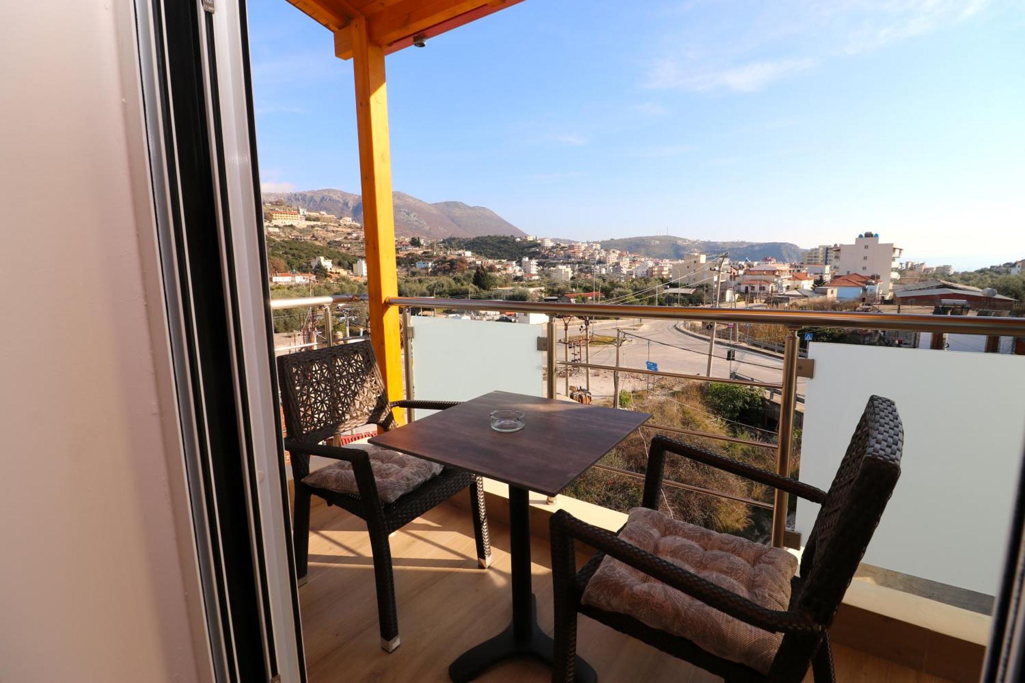 Fegi Rooms Himare Bagian luar foto