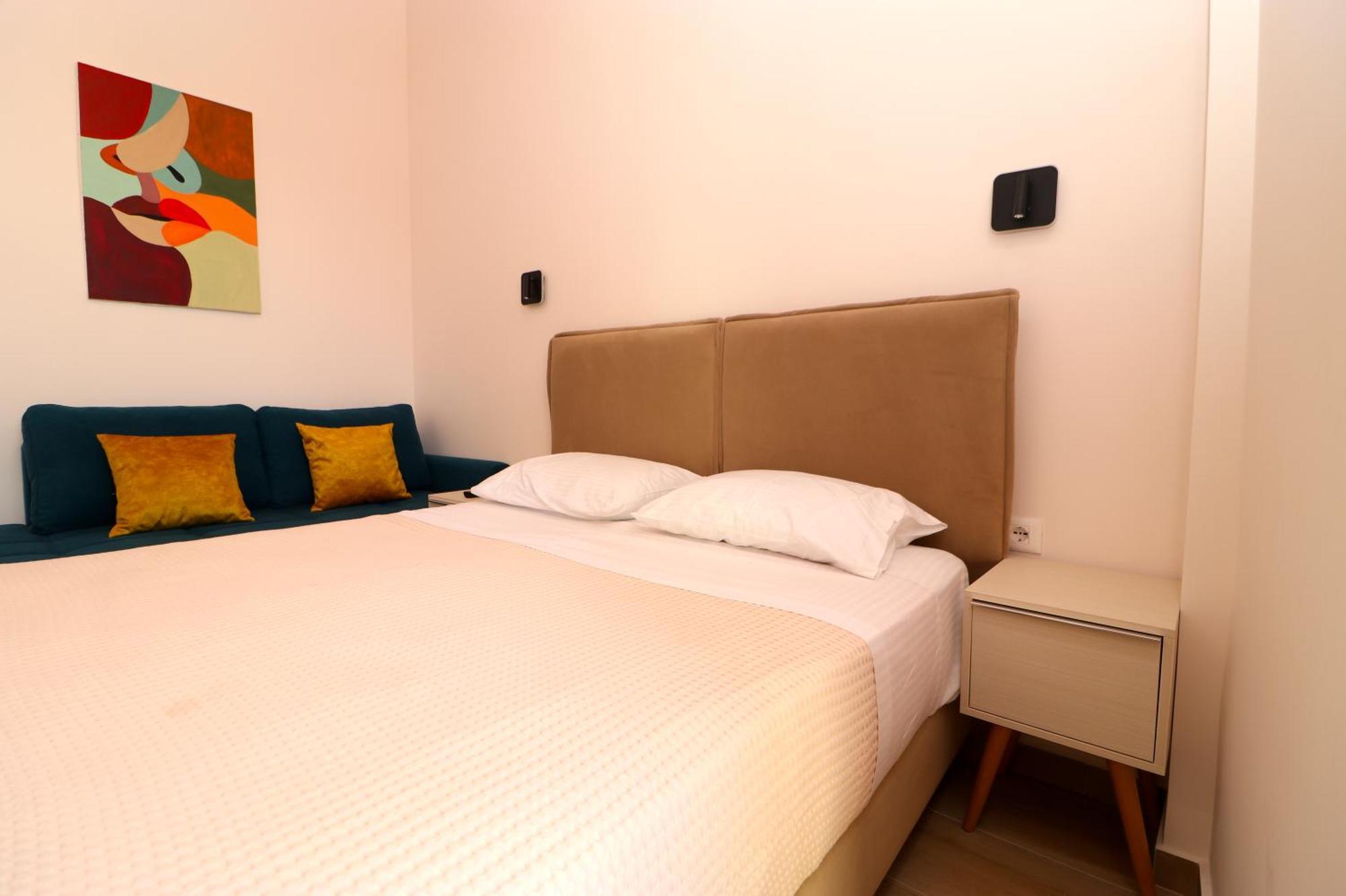 Fegi Rooms Himare Bagian luar foto