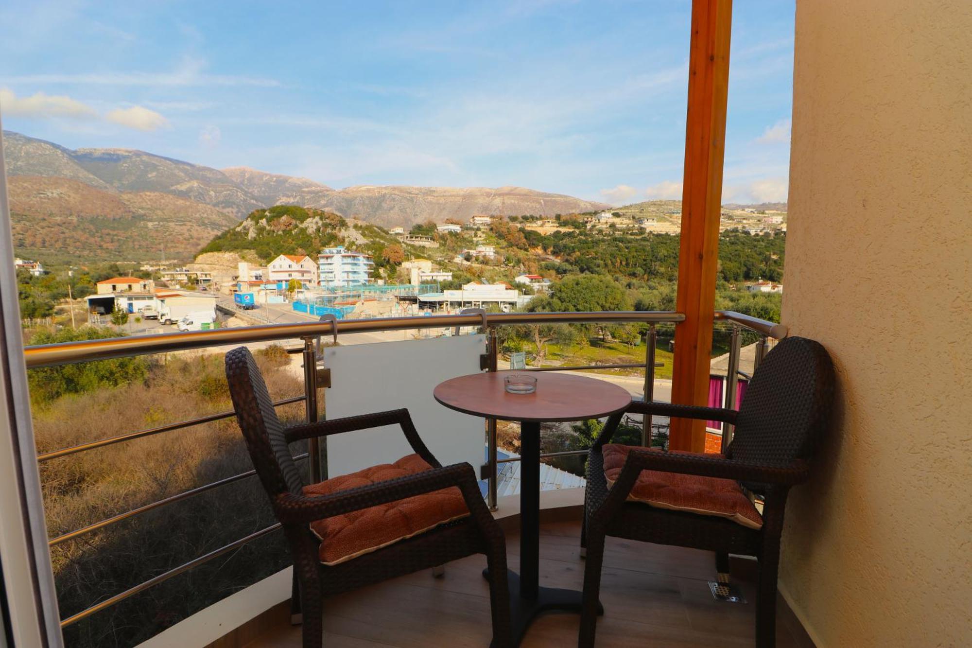 Fegi Rooms Himare Bagian luar foto